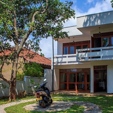 The Vintage Club Hostel Dehiwala-Mount Lavinia Exterior foto